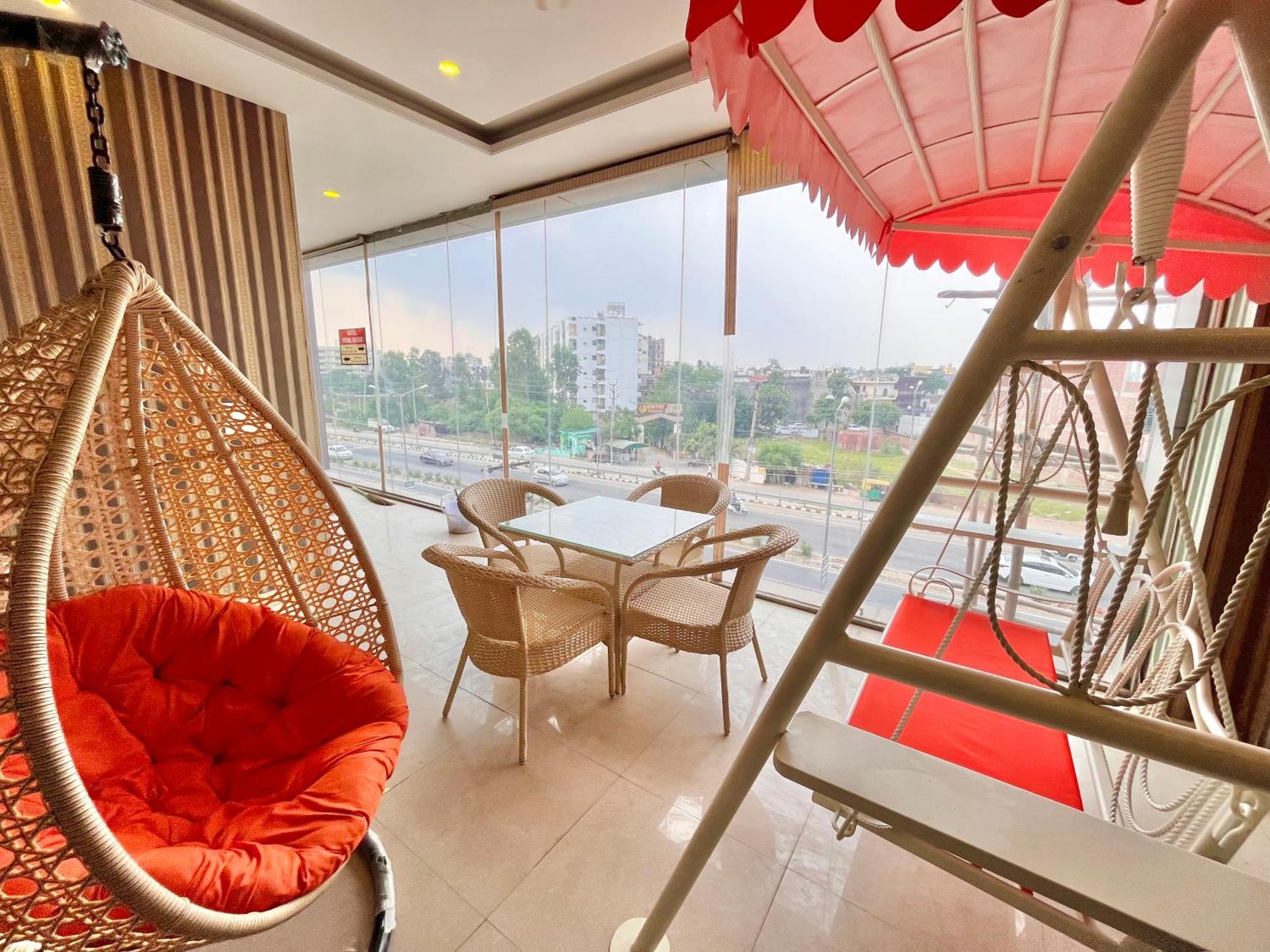 Hotel The Pearl Grand - Top Rated ! Most Awarded ! Parking ! Lift ! Luxury Rooms ! Best Selling Zirakpur Exterior foto